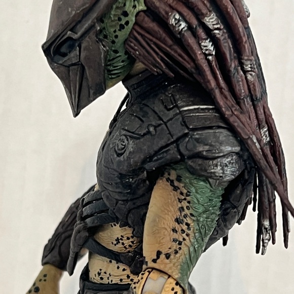 Neca Predator Falconer Action Figure - Picture 7 of 10